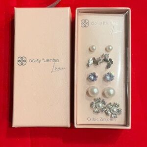 NIB Daisy Fuentes Luxe Cubic Zirconia Earrings Set